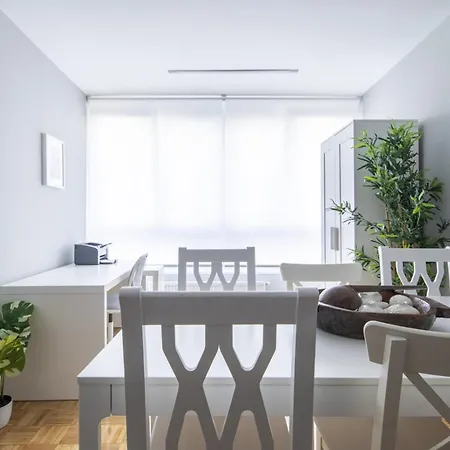 Apartment Apartamento En El Corazon De Vigo: 3 Habitaciones, Cocina Equipada, Smart Tv Y Estacionamiento Gratuito - Es-210-3
