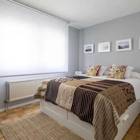Apartamento En El Corazon De Vigo: 3 Habitaciones, Cocina Equipada, Smart Tv Y Estacionamiento Gratuito - Es-210-3 * Vigo