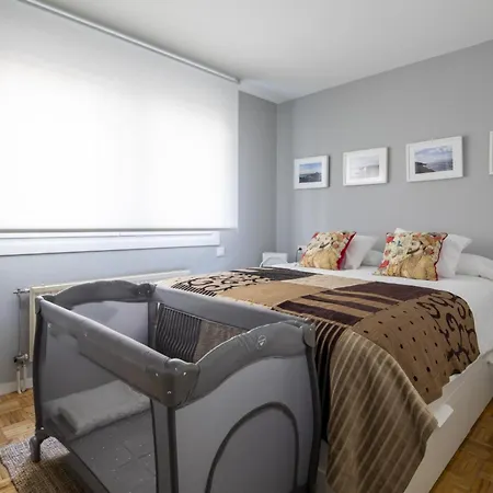 Apartamento En El Corazon De Vigo: 3 Habitaciones, Cocina Equipada, Smart Tv Y Estacionamiento Gratuito - Es-210-3 *
